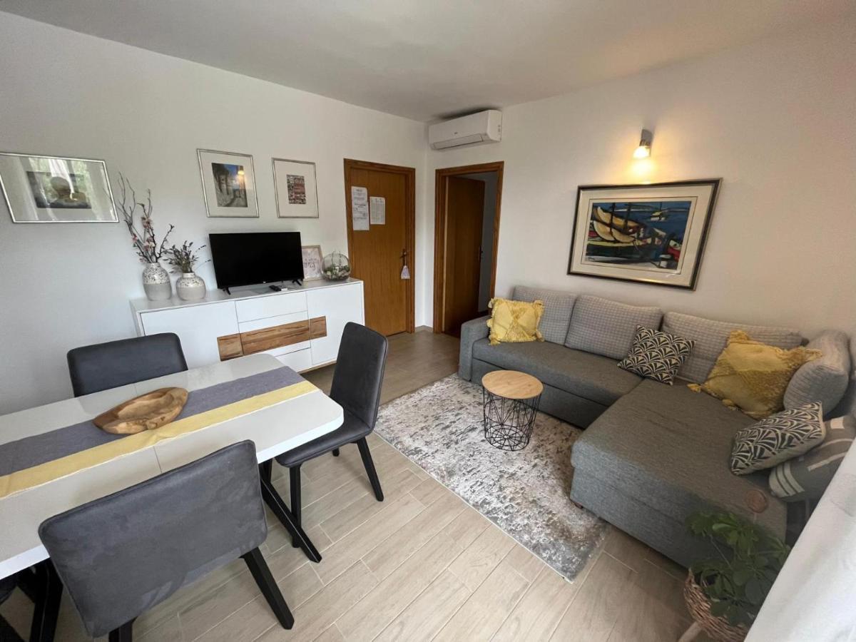 Apartmani Anica Risika Exterior foto